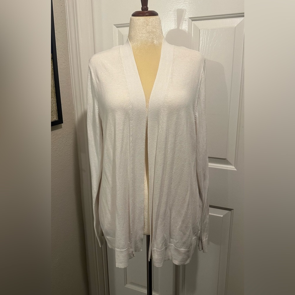 Old Navy White Cardigan. Size XXL Tall.